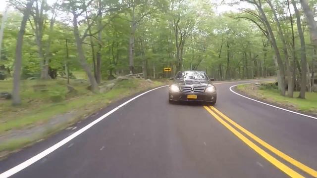 2008 BMW M3 vs 2010 Mercedes-Benz C63 AMG смотреть онлайн