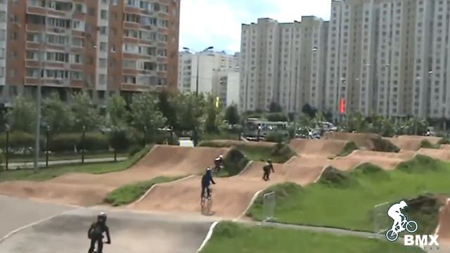 BMX Чемпионат Москвы - финал 12 лет и младше девочки.mp4 смотреть онлайн