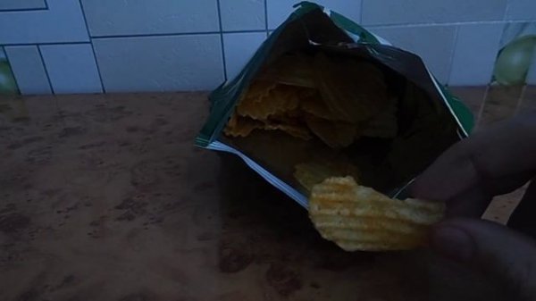 Обзор чипсы картофельные lays strong Охотничьи колбаски