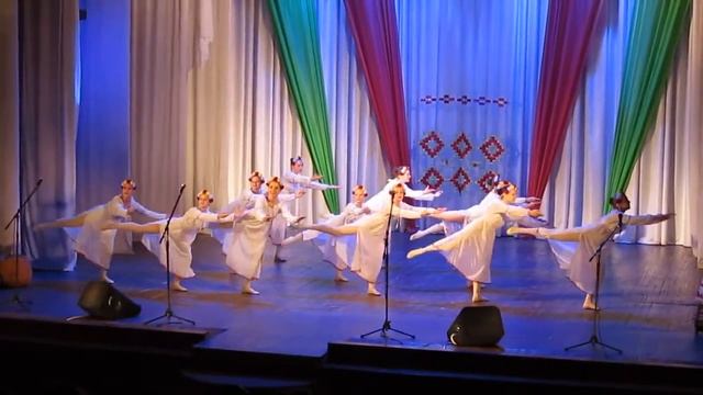 Ансамбль народного танца "Квітень"-Украинский танец 'Щедрик' смотреть онлайн