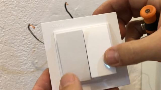 Как заменить выключатель света Видеоинструкция по монтажу двойного переключателя Все просто, это смотреть онлайн