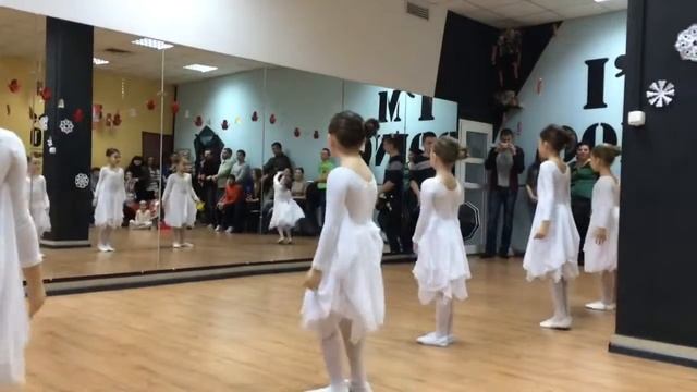 Новогодний классический танец смотреть онлайн