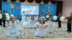 Танец "Мир детям", подготовительная группа "Теремок".