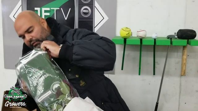 JFTV Jet Fresh Flower Growers: Color-Enhanced/Airbrushed Roses with Fern смотреть онлайн