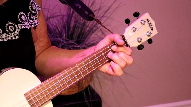 Bad Moon Rising - Ukulele Tutorial : Ukulele Mama (Beginner Tutorial) смотреть онлайн