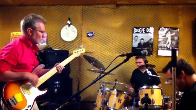 Fender 65 Princeton Reverb with Gibson ES-335 Volume cranked смотреть онлайн