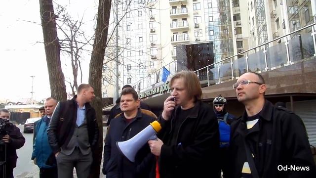В Одессе требуют разрыва дипломатических отношений с Россией. смотреть онлайн