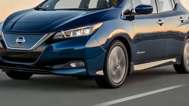 Nissan Leaf Grand Touring Concept Headed to Tokyo Auto Salon смотреть онлайн