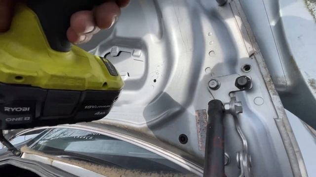 Removing A Spoiler On 10th Gen. Evo/Lancer смотреть онлайн