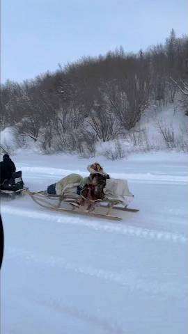 Ненцы уже давно пересели с оленей на снегоходы смотреть онлайн