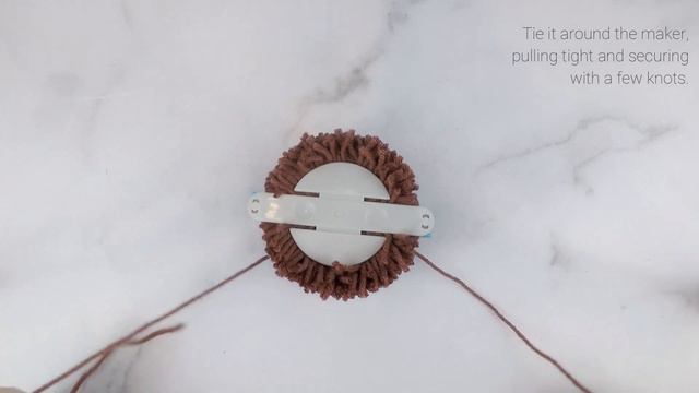 How to Make a Pom Pom with a Clover Pom Pom Maker & How to Attach a Pom Pom to a Beanie смотреть онлайн