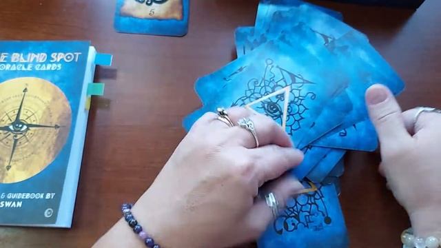 Flipthrough and Review of The Blind Spot Oracle by Teal Swan смотреть онлайн