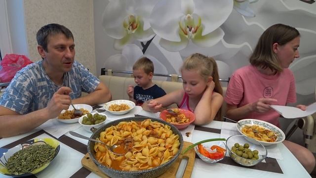 МУКБАНГ МАКАРОНЫ ПО ФЛОТСКИ И РАСПАКОВКА ТДЕКОР.РУ MUKBANG PASTA PO-FLOTSKI AND UNPACKING TDEKOR.RU