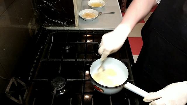 Чизкейк.Такой чизкейк уплетают на ура!!! Готовится очень просто. смотреть онлайн
