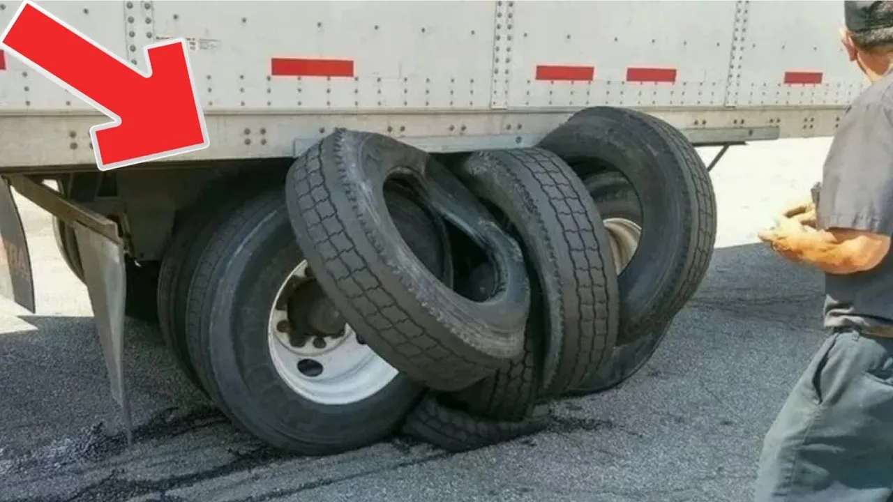 Неудачные и необычные случаи на дороге с дальнобойщиками и грузовиками №9 смотреть онлайн