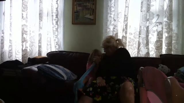 АРИНА И БАБУШКА смотреть онлайн