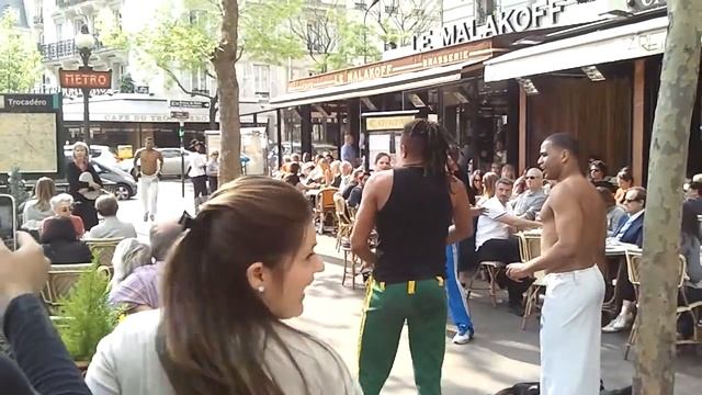 Капуэро в Париже смотреть онлайн