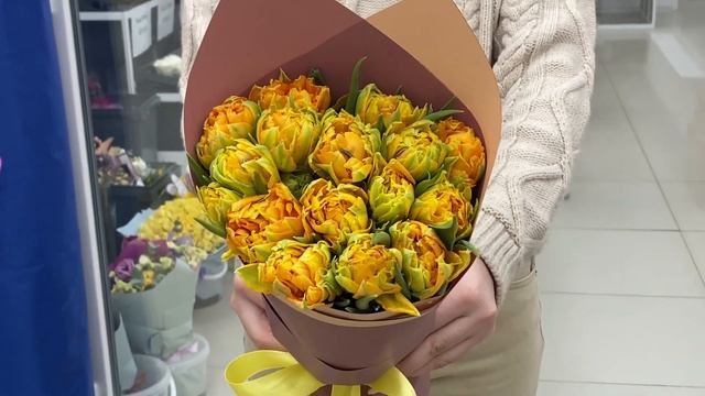 15 пионовидных тюльпанов Орка в упаковке смотреть онлайн