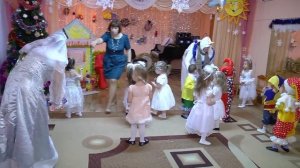 Новогодний утренник в садике 2016-2017 (видео для развития детей)