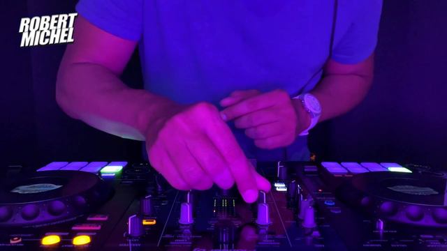 Robert Michel Presenta Disco Dance 80's (Pioneer DDJ 800) смотреть онлайн