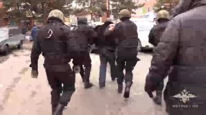 Работает ОМОН: облава на цыган (оперативная съёмка)