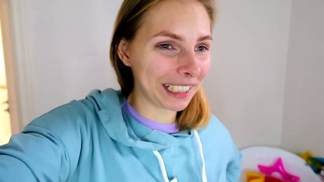 vlog 28.10?ГОРЯЧАЯ ЙОГА / ВЕСЬ ДЕНЬ ВЫШИВАЮ / ПРОСТОЙ УЖИН смотреть онлайн