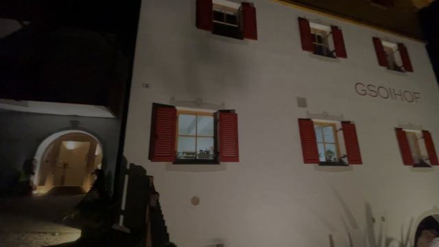 Hiking the DOLOMITES in WINTER смотреть онлайн