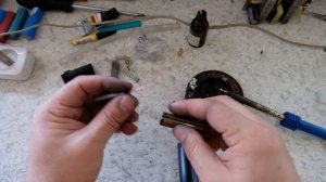 Замена щеток на стиральной машине Indesit, бюджетный вариант.