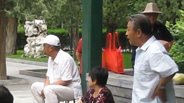 Песнопения в парке Пекина