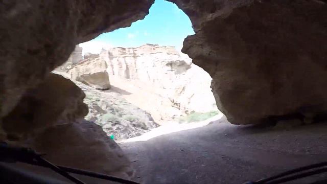 Чарынский каньон .Спуск по Каньону к Реке Чарын . Racing down to the River "Sharyn" Kazakhstan смотреть онлайн