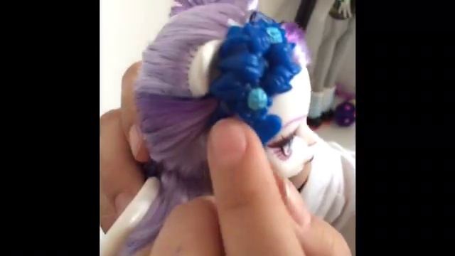 Обзор на куклу Monster High KatrineDeMew Gloom and Bloom смотреть онлайн