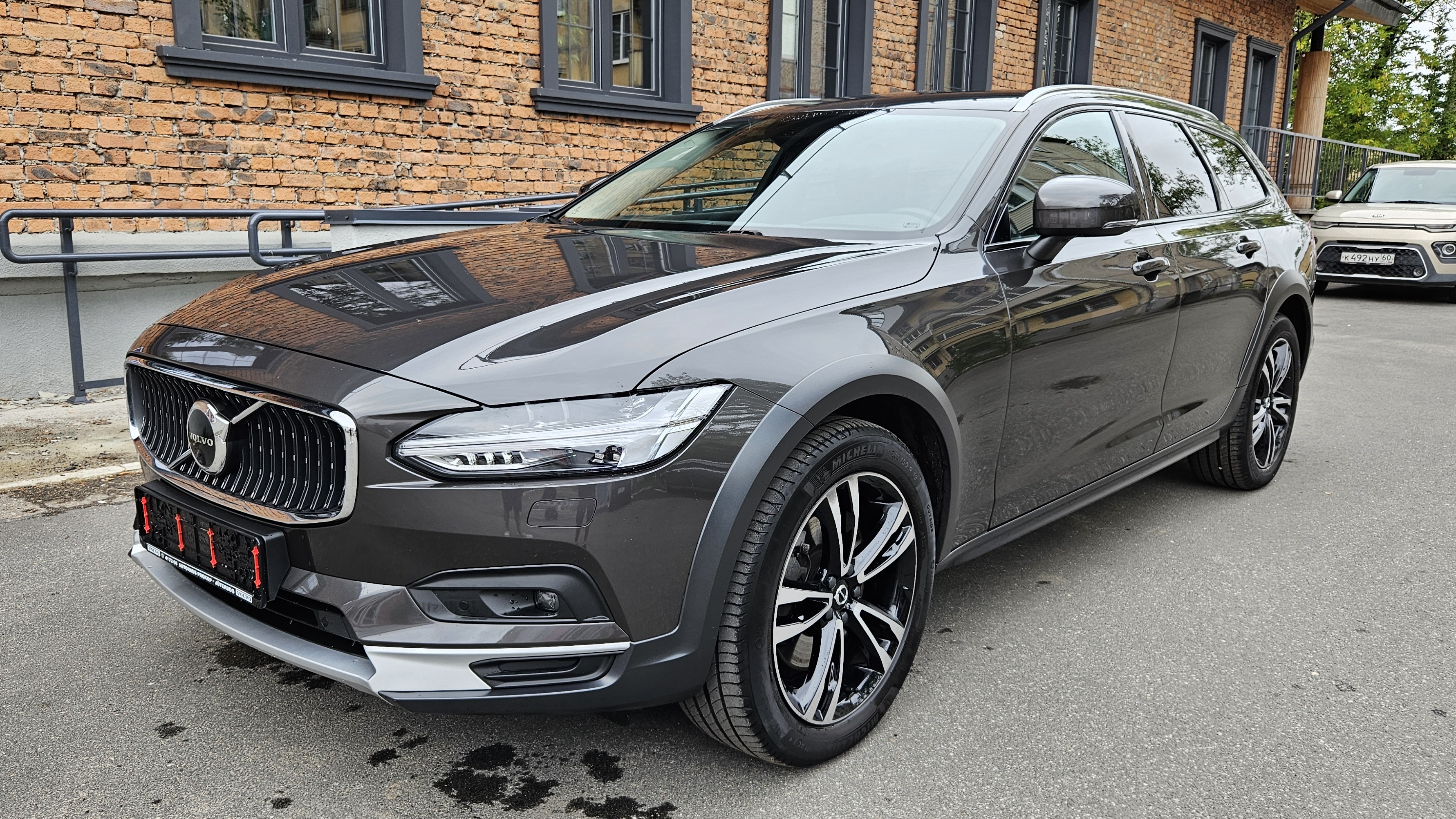 Volvo V90 Cross Country 2021! B4 AWD 2.0 дизель 197 hp! Harman/Kardon, Камеры 360⁰, детские сиденья! смотреть онлайн