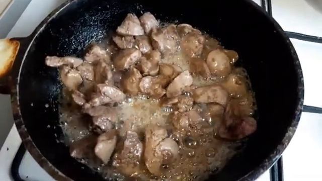 Вкусный салат из свёклы и куриной печени. смотреть онлайн