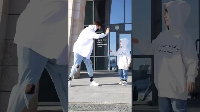 Мальчик Учит Танцевать ?⭐️ Tuzelity Shuffle ?? смотреть онлайн