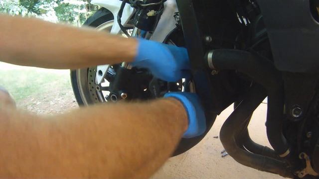 Honda CBR 600RR Front Wheel Removal смотреть онлайн