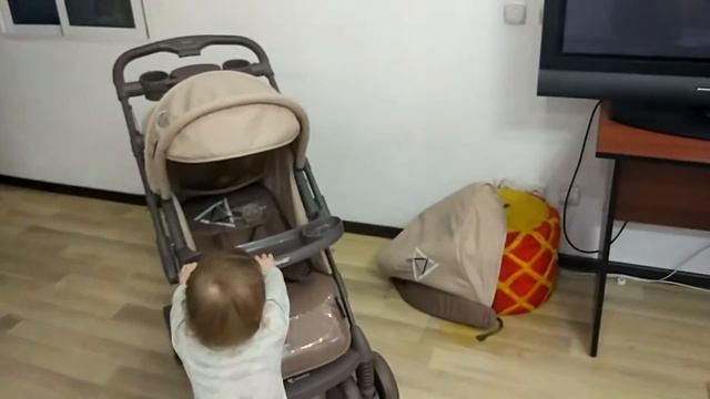 ВЛОГ: Идем гулять/Продала коляску Bertoni Lorelli смотреть онлайн