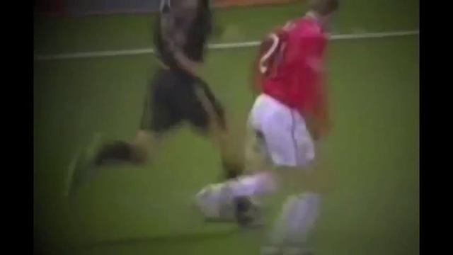Mesut Ozil or Fernando Redondo vs Manchester United // 2 taconazos con mismo camino смотреть онлайн