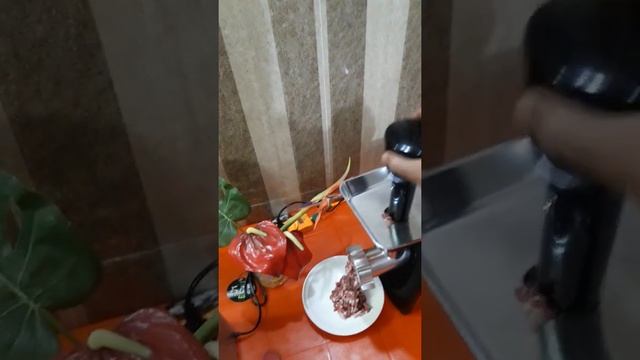 ماكنه ثرم لحم كراند 1800واط و الحجم الثاني 3000واط смотреть онлайн