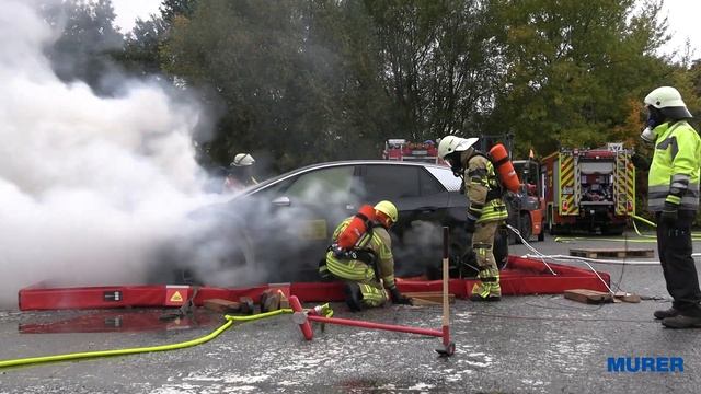 The MURER E-Loeschlanze – extinguishing a Volkswagen ID.3 смотреть онлайн