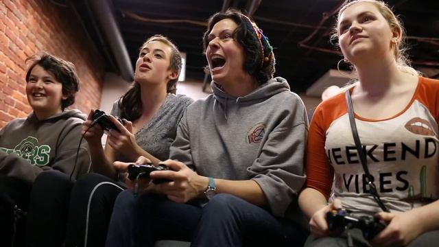 Pig Eat Ball - a 4-Player Party смотреть онлайн