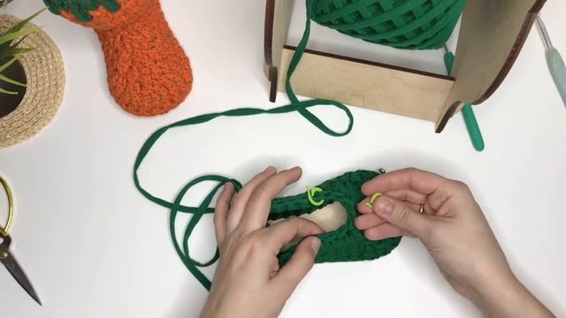 МК Новогодний/Рождественский сапожок из трикотажной пряжи смотреть онлайн
