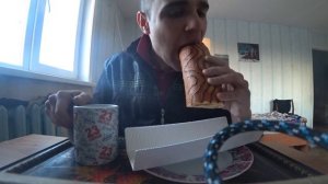 МУКБАНГ  БИСКВИТНЫЙ РУЛЕТ со сгущенкой _ Обжор. Еда. Вкусно_ Десерт Еда MUKBANG #38