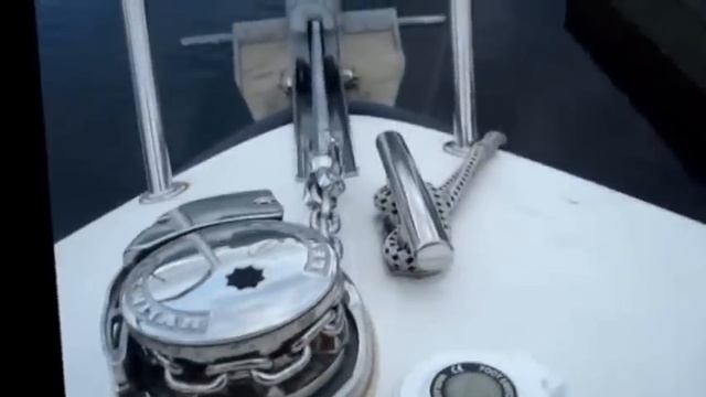 Raider 18 Wheelhouse And Lewmar V700 Windlass