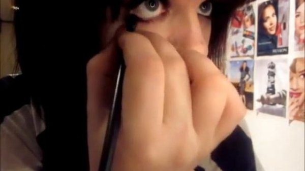 How I do my makeup [Scene/ Emo makeup tutorial]