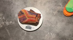 Носки из остатков-подбираем пряжу/5 готовых работ/процессы/покупки