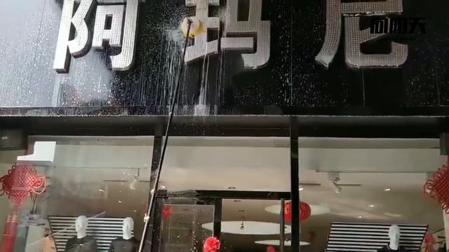 Электрическии инструмент для очистки вывесок, удобно и быстро. смотреть онлайн