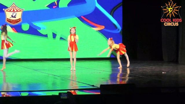 Gymnastic dance - "Turn everything upside down!" 1st place in the competition "M&Dence". смотреть онлайн