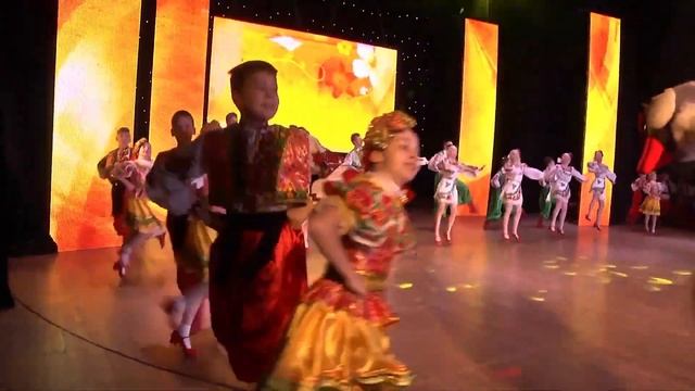 Dance Ensemble Happy Childhood/Ансамбль танца Счастливое детство смотреть онлайн