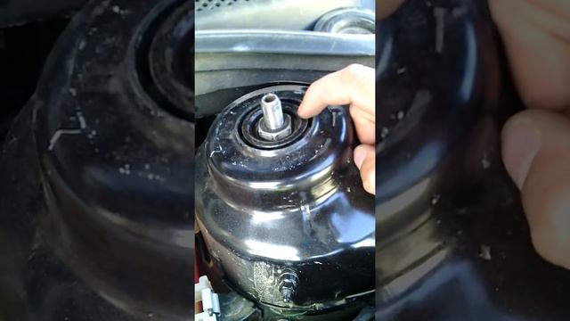 Избавляемся от стуков в передних стойках Шевроле Круз смотреть онлайн