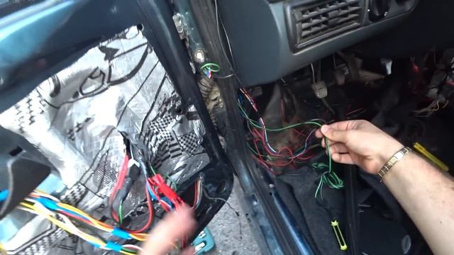 ОЧЕНЬ ГРОМКИЙ но БЮДЖЕТНЫЙ АВТОЗВУК за 15 000 руб в ВАЗ 2114. Громкий фронт. смотреть онлайн